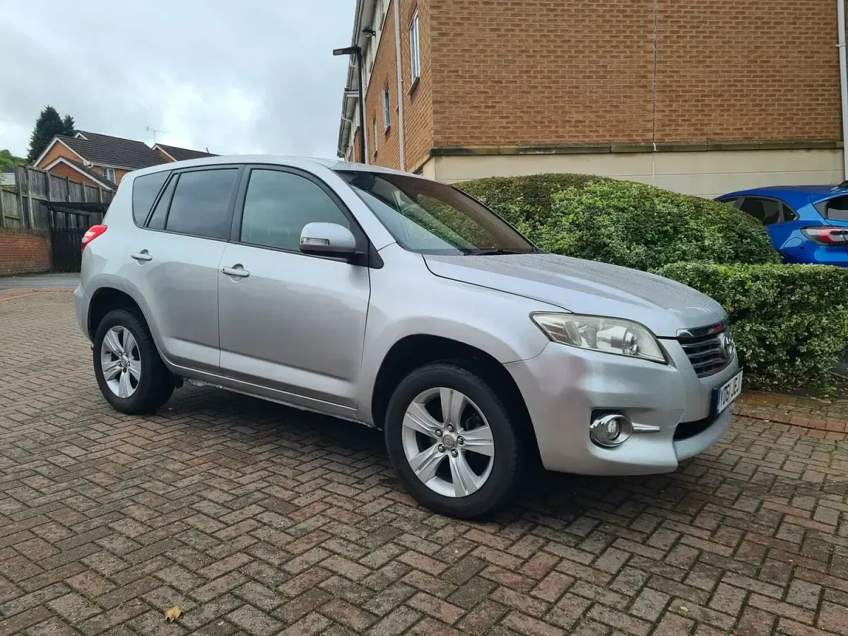 Used Toyota RAV4 2011 Silver SUV