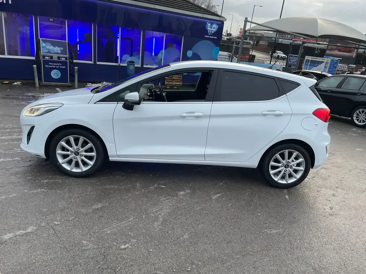 Used Ford Fiesta Titanium 2018 White Hatchback