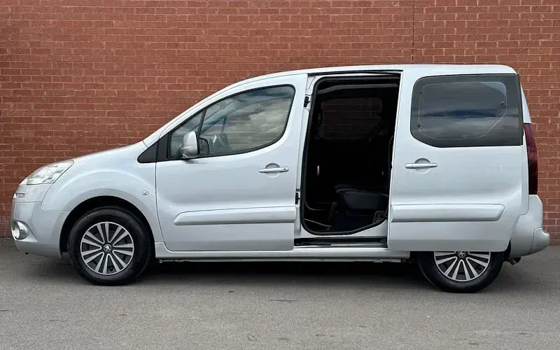 Used Peugeot Partner Tepee S 92 HP (67 kW) 2013 Silver MPV