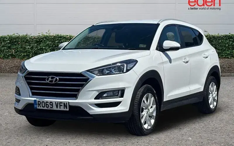 Used Hyundai Tucson SE 132 HP (97 kW) 2019 White SUV
