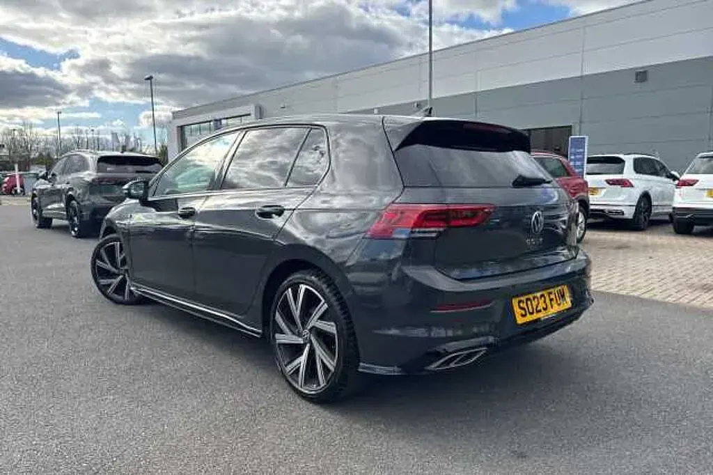 Second-hand VW Golf VIII 150 CP (110 kW) 2023