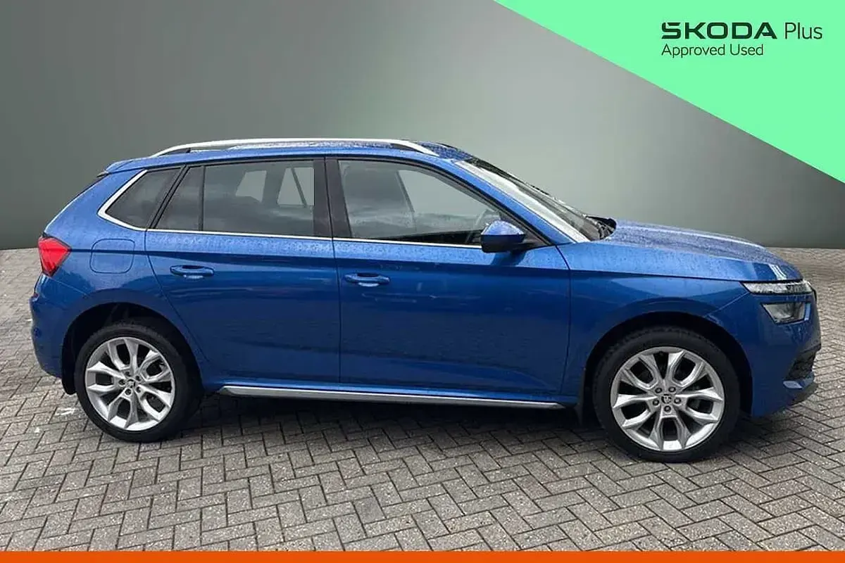 Used Skoda Kamiq SE L 110 HP (80 kW) 2020 Race blue metallic SUV
