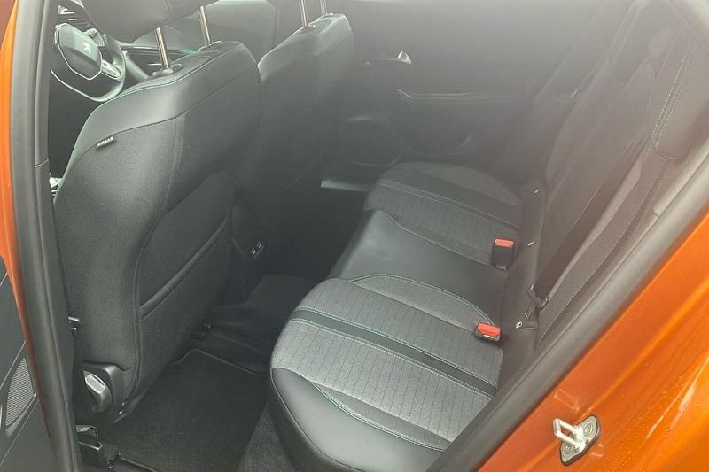 Gebraucht Peugeot e-2008 Allure Premium 100 kW (136 PS) 2021 Orange SUV