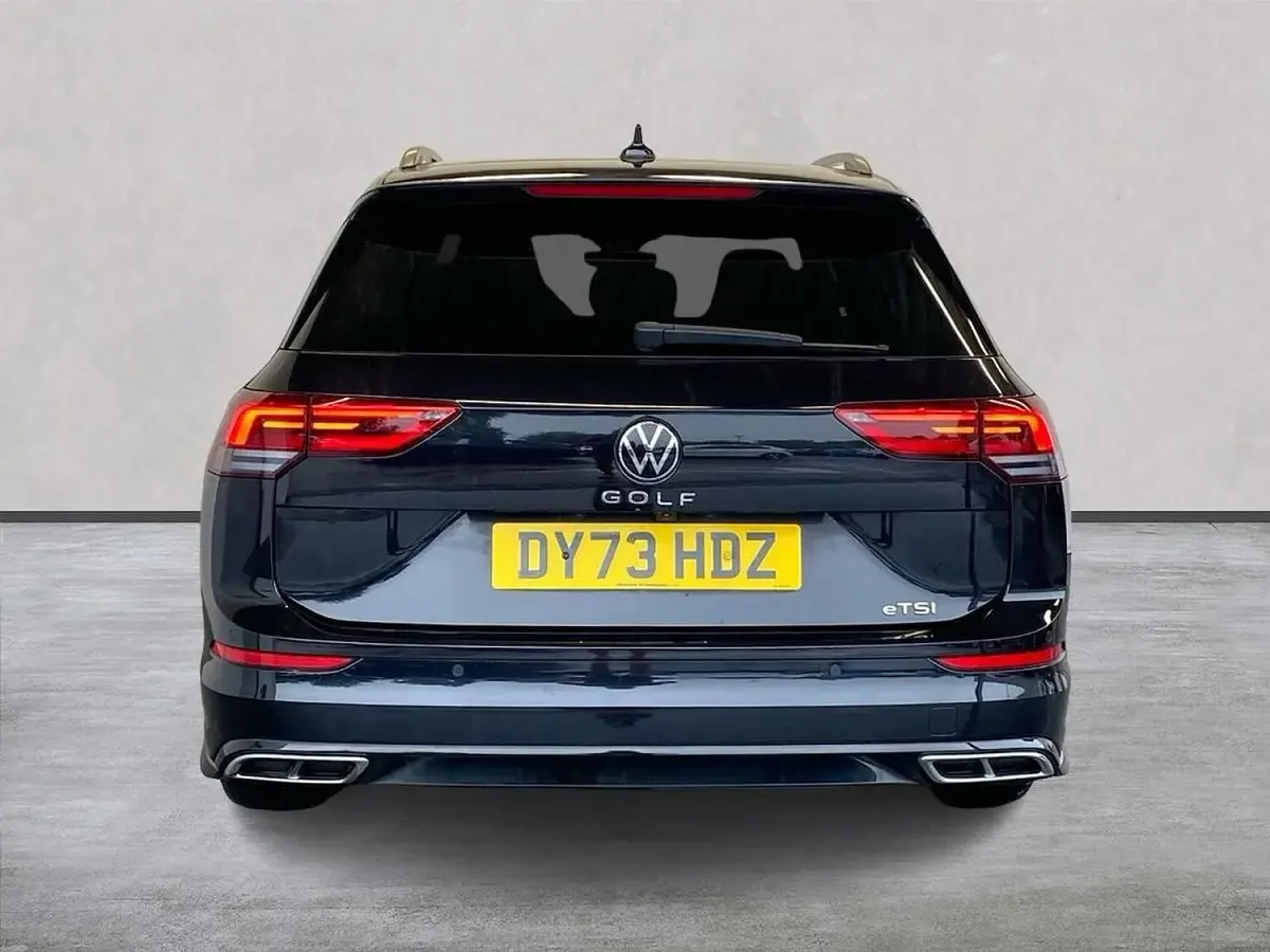 Used VW Golf VIII R-line 150 HP (110 kW) 2023 Black Estate