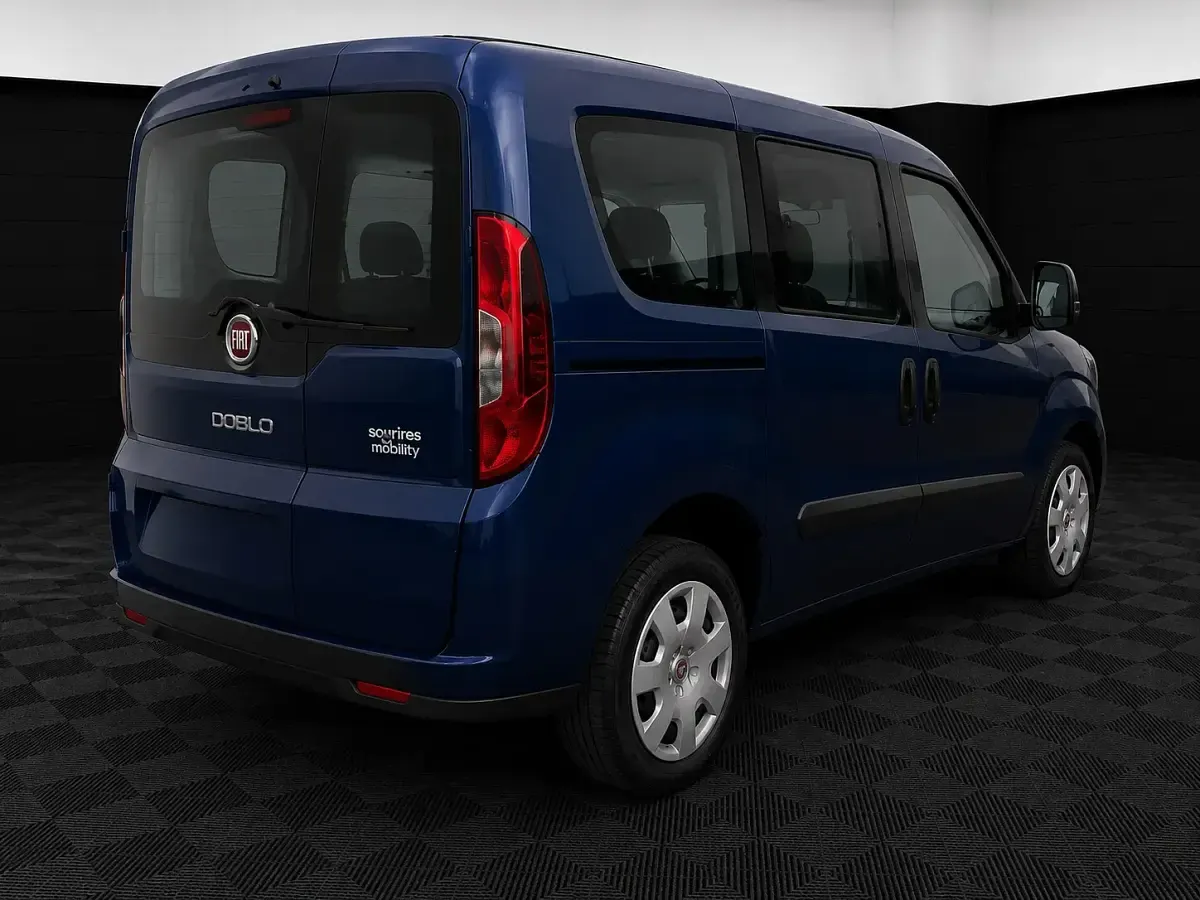 Used Fiat Doblò Easy 2016 Blue MPV