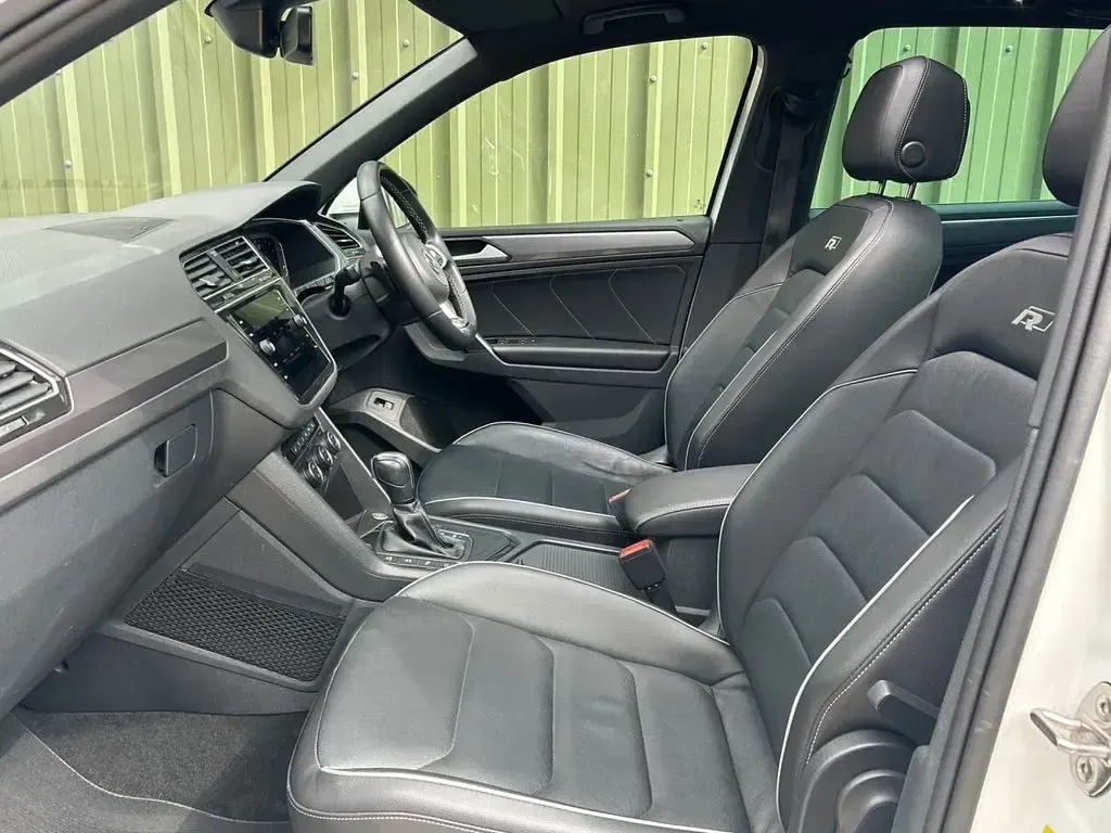 Używany VW Tiguan R-line 150 KM (110 kW) 2020 Biały SUV
