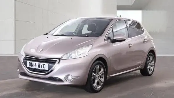 Used Peugeot 208 Allure 2014 Pink Hatchback