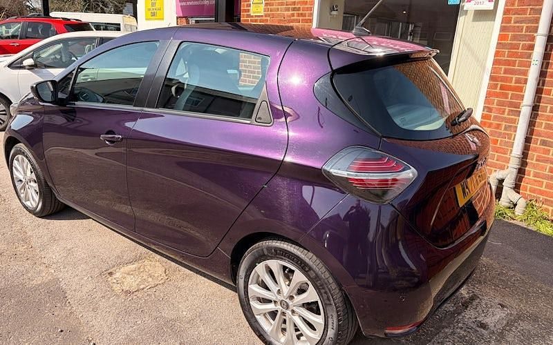 Used Renault Zoe Iconic 100 kW (136 HP) 2021 Mauve/purple Hatchback