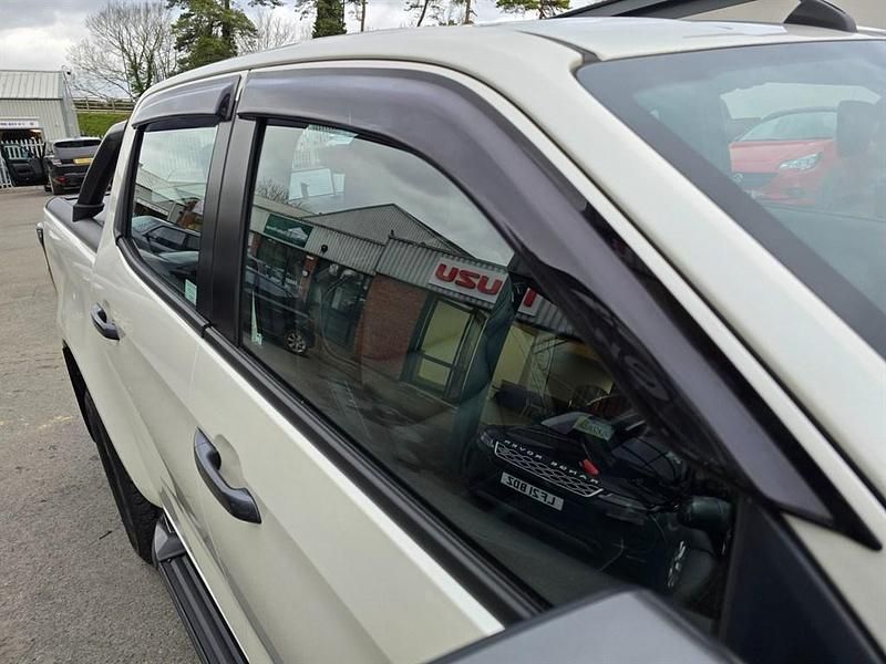 Used Isuzu D-Max 2023 White Pickup