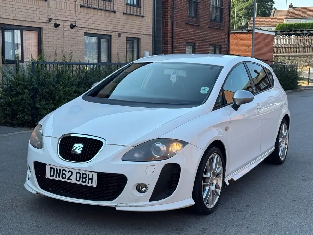 Used Seat Leon FR 170 HP (125 kW) 2012 White Hatchback