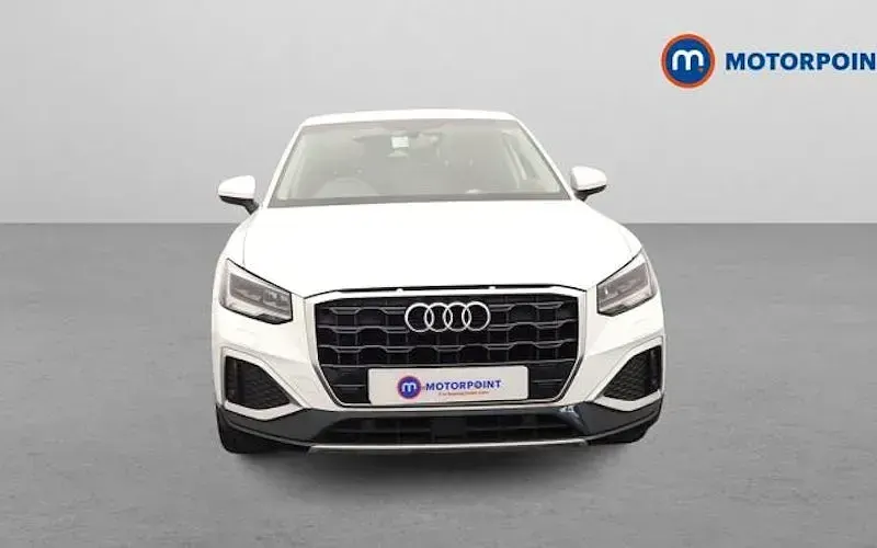 Usado Audi Q2 Sport 110 HP (80 kW) 2024 SUV