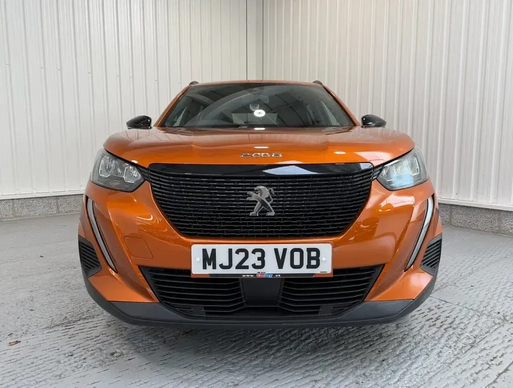 Used Peugeot 2008 Active+ 100 HP (73 kW) 2023 Orange SUV