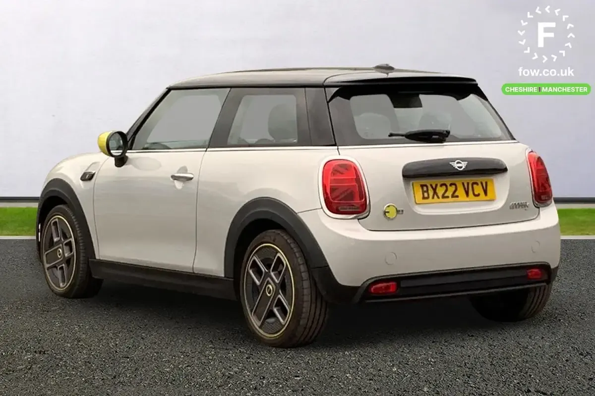 Używany Mini Cooper S Level 1 135 kW (184 KM) 2022 Srebrny Hatchback