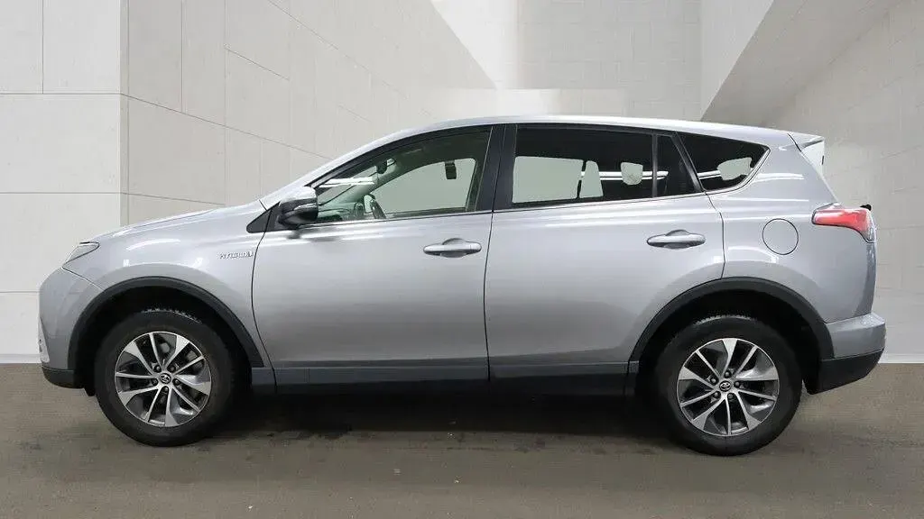 Used Toyota RAV4 2018 Silver SUV