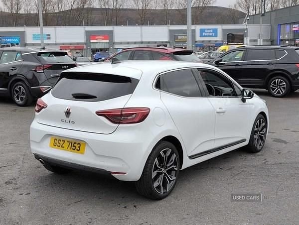 Used Renault Clio V Techno 90 HP (66 kW) 2023 White Hatchback