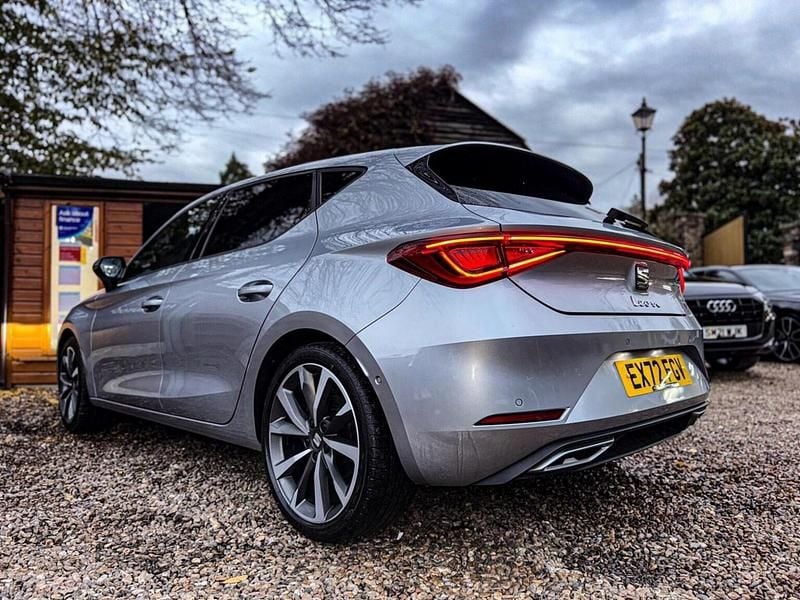 Used Seat Leon FR Sport 150 HP (110 kW) 2022 Silver Hatchback