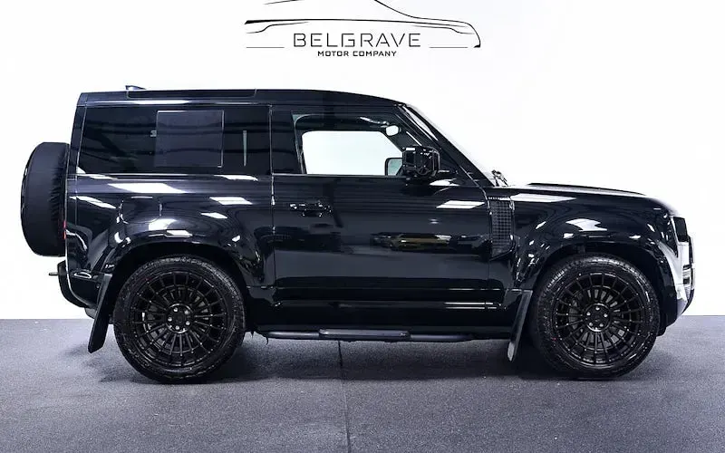 Used Land Rover Defender SE Dynamic 249 HP (183 kW) 2024 SUV