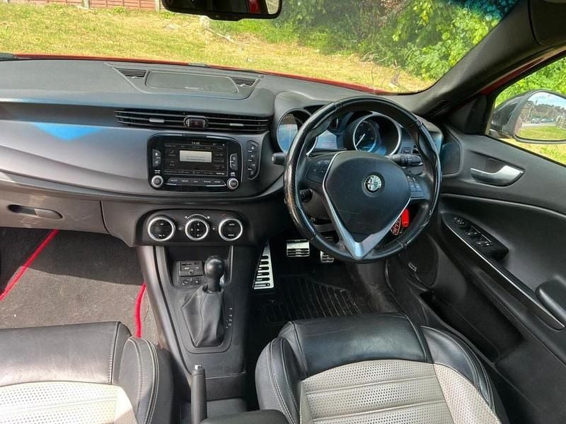 Used Alfa Romeo Giulietta 2016 Red Hatchback