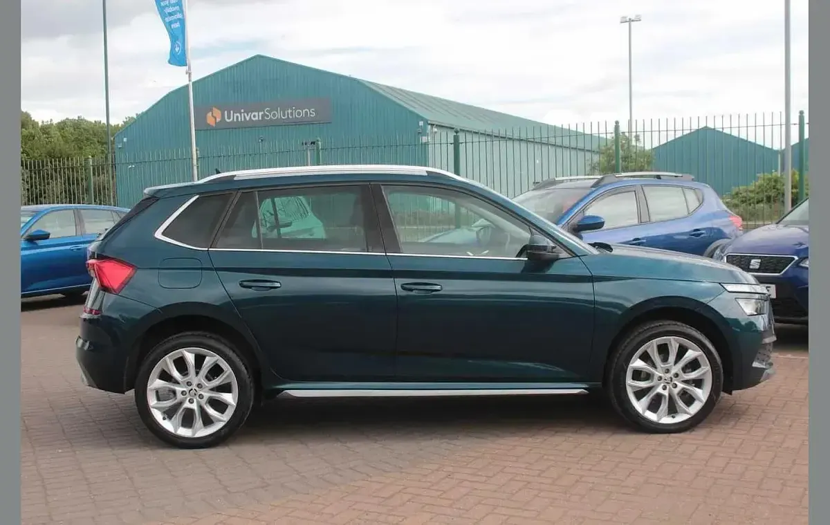 Used Skoda Kamiq SE L 115 HP (84 kW) 2021 Petrol blue metallic SUV