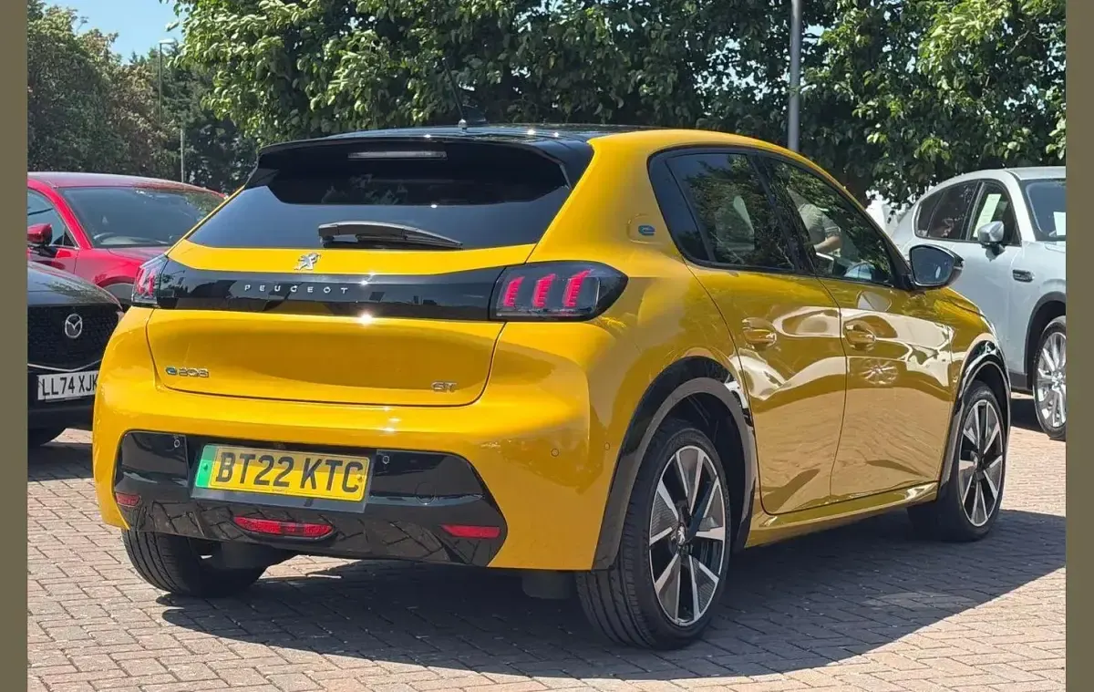 Used Peugeot e-208 GTi 100 kW (136 HP) 2022 Yellow Hatchback