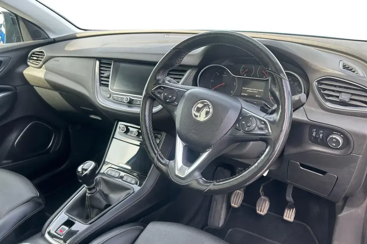 Second-hand Vauxhall Grandland X Elite 130 CP (95 kW) 2018 Albastru SUV