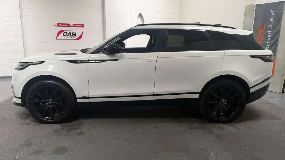 Used Land Rover Range Rover Velar HSE Dynamic 240 HP (176 kW) 2018 White SUV