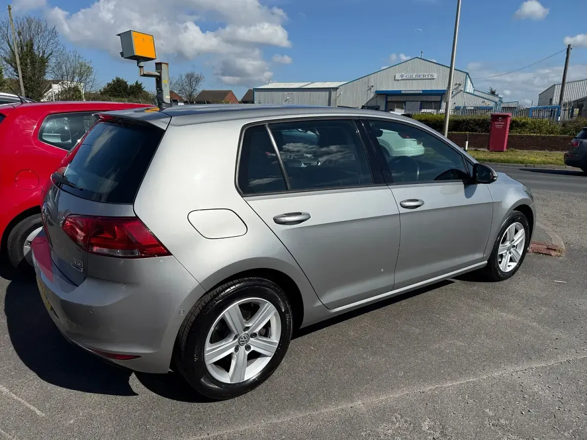 Used VW Golf VII Edition 125 HP (91 kW) 2016 Silver Hatchback