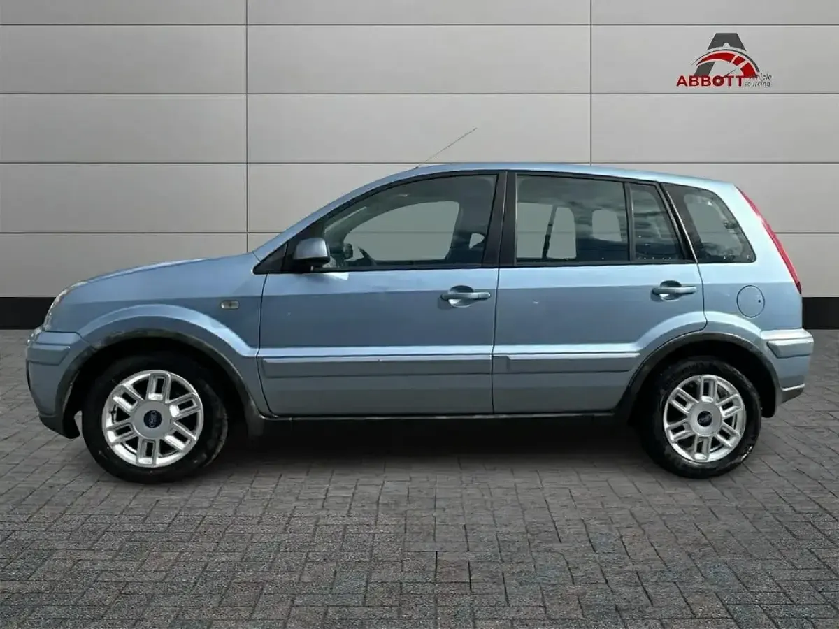 Used Ford Fusion Zetec 101 HP (74 kW) 2007 Blue Hatchback