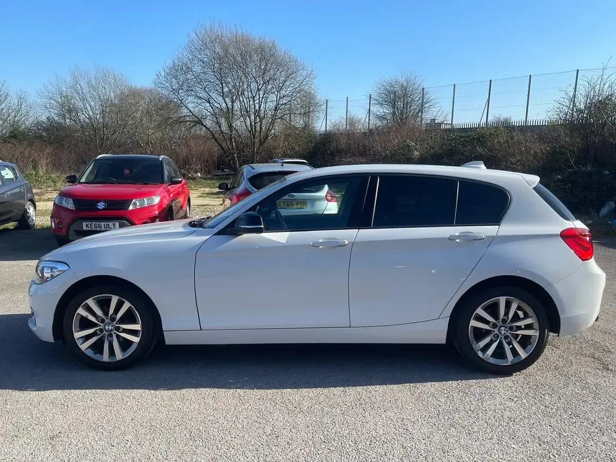 Used BMW 116 Sport Line 114 HP (83 kW) 2015 White Hatchback