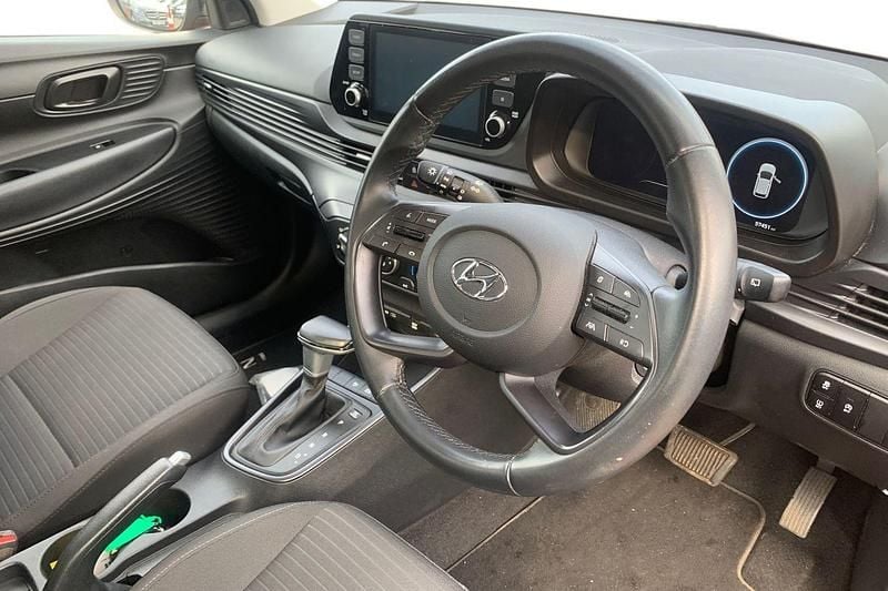 Used Hyundai i20 SE 100 HP (73 kW) 2021 Red Hatchback