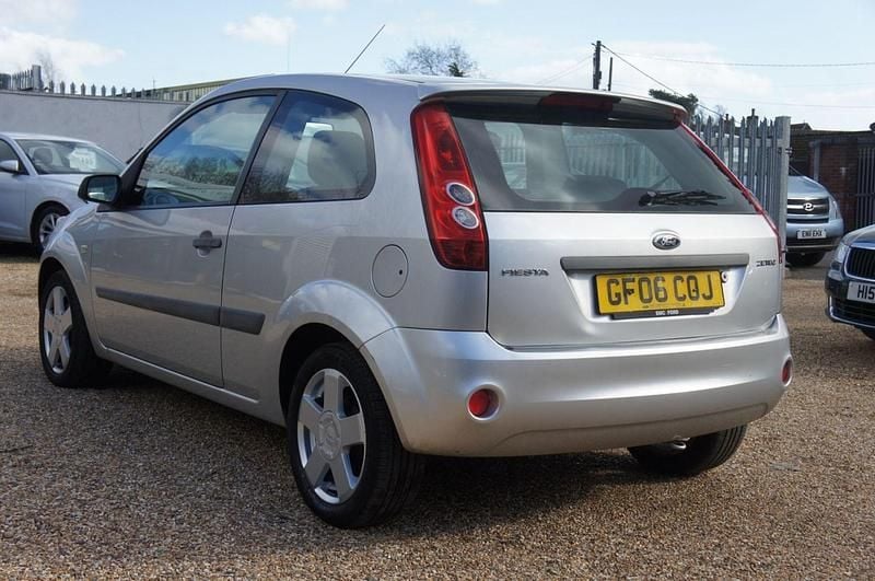 Used Ford Fiesta Zetec 2006 Silver Hatchback