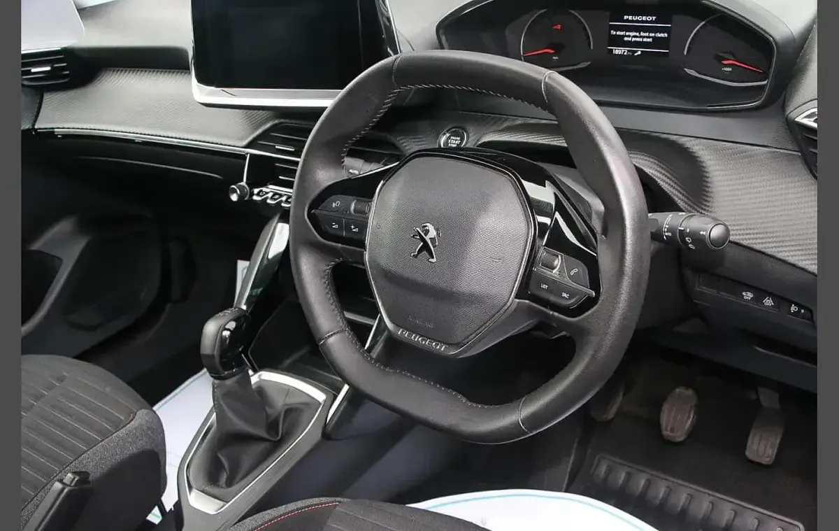 Gebraucht Peugeot 208 Active+ 74 PS (54 kW) 2023 Grau Kleinwagen