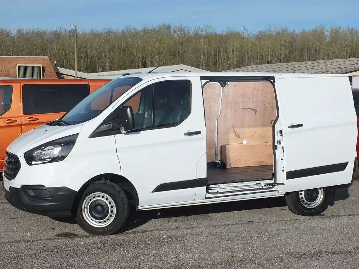 Used Ford Transit Custom 105 HP (77 kW) 2023 White