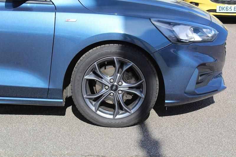 Used Ford Focus ST-Line 125 HP (91 kW) 2019 Blue Hatchback