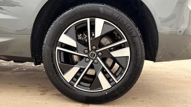 Used Volvo XC60 Plus 247 HP (181 kW) 2026 SUV