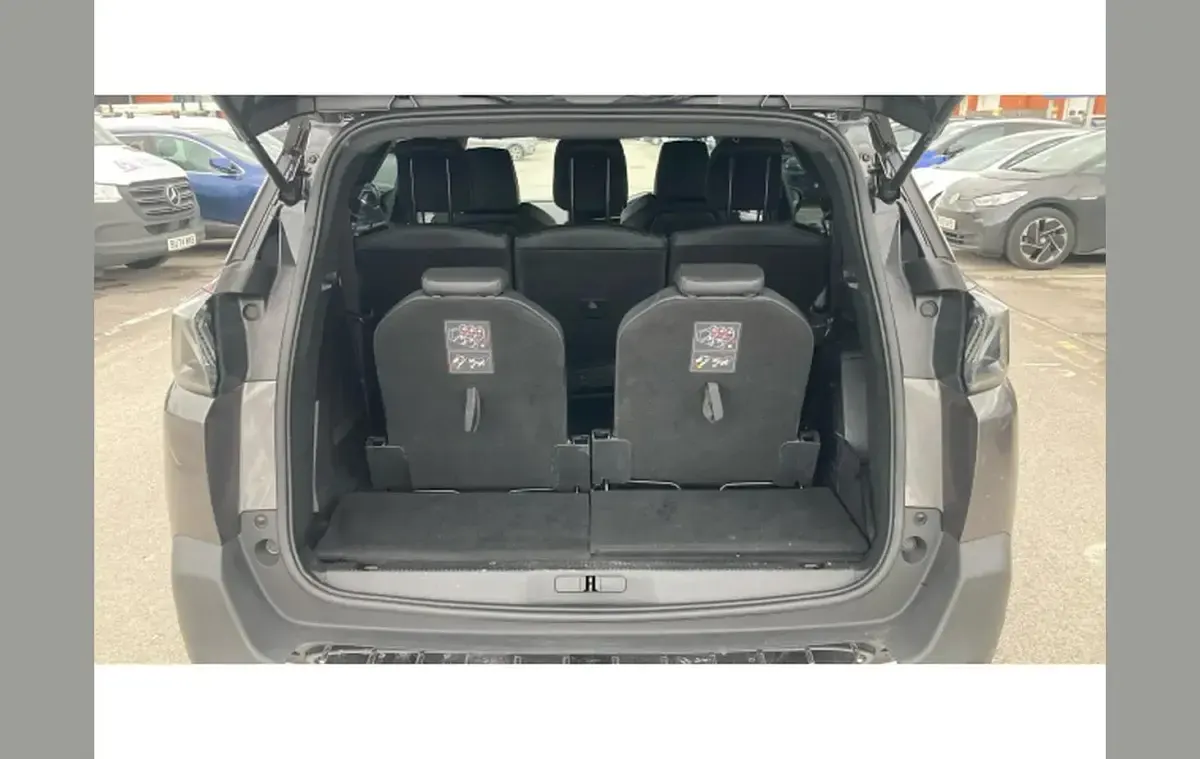 Second-hand Peugeot 5008 GTi 131 CP (96 kW) 2023 Gri SUV