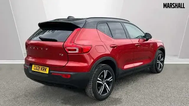 Usado Volvo XC40 R-Design 197 CV (144 kW) 2021 Rojo SUV