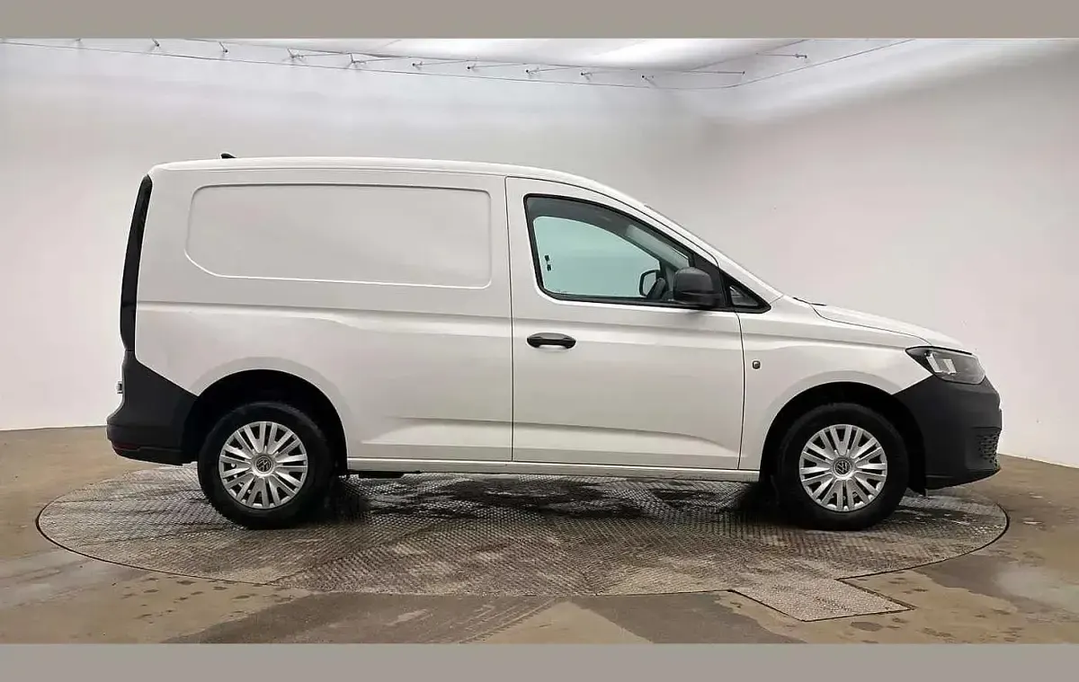 Used VW Caddy 101 HP (74 kW) 2023 White MPV