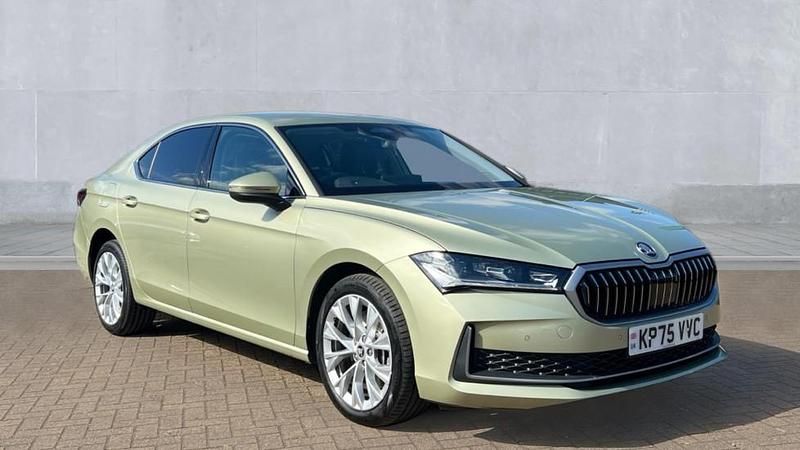Used Skoda Superb SE L 193 HP (141 kW) 2025 Yellow Hatchback