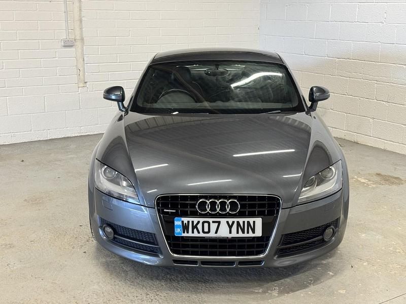 Begagnad Audi TT Business 250 HK (183 kW) 2007 Grå Sportkupé