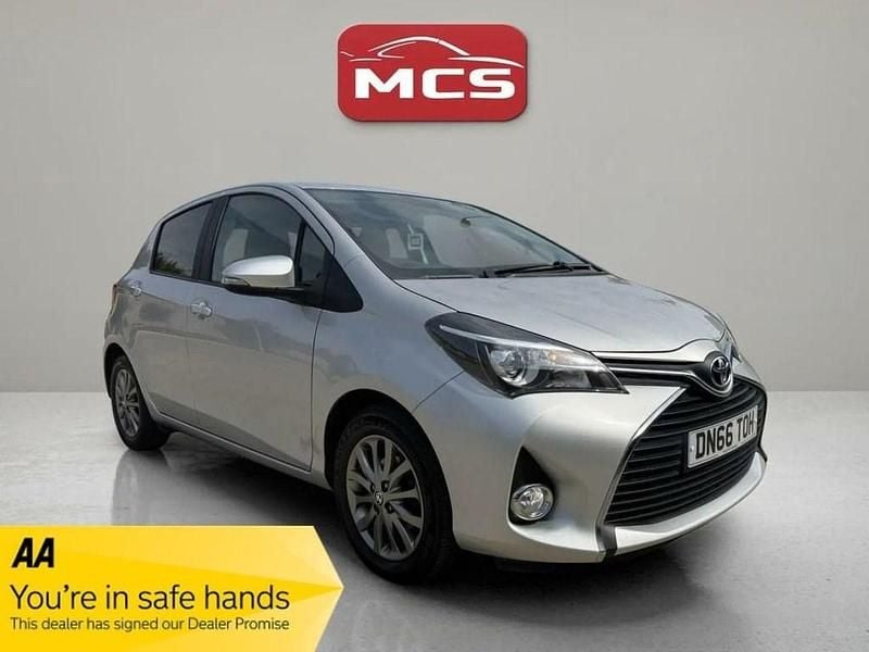 Silver Used 2016 Toyota Yaris Hatchback | £7,995 (Fair price) - Image 1/4