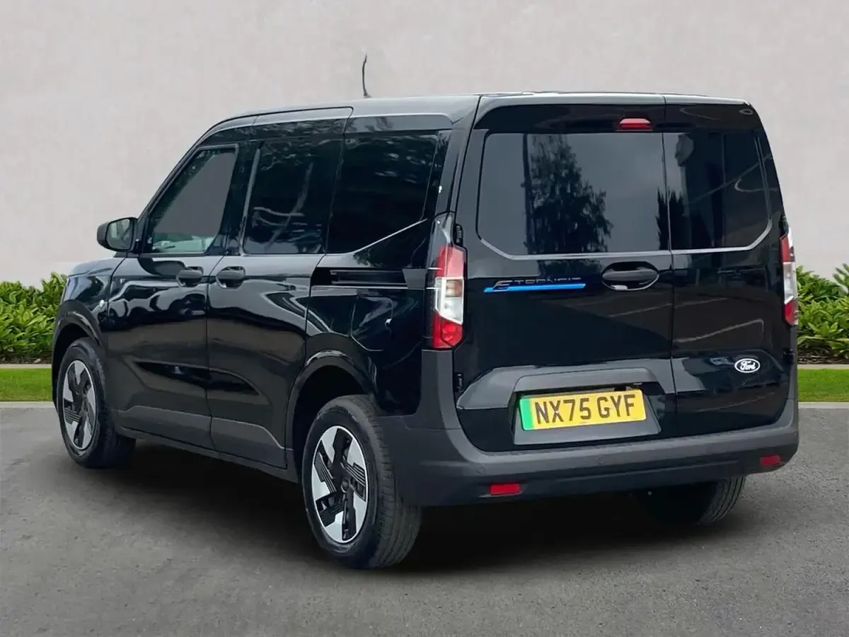 Ny Ford E-Transit Trend 100 kW (136 HK) 2025 Svart Van