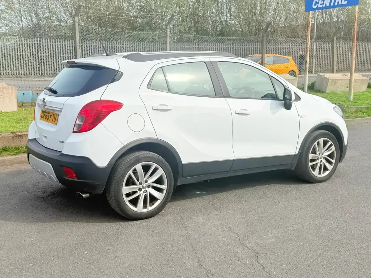 Begagnad Vauxhall Mokka 136 HK (100 kW) 2016 Vit SUV