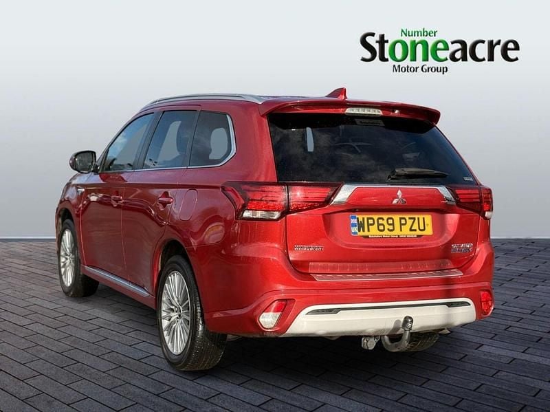 Used Mitsubishi Outlander P-HEV 174 HP (127 kW) 2020 Red Estate