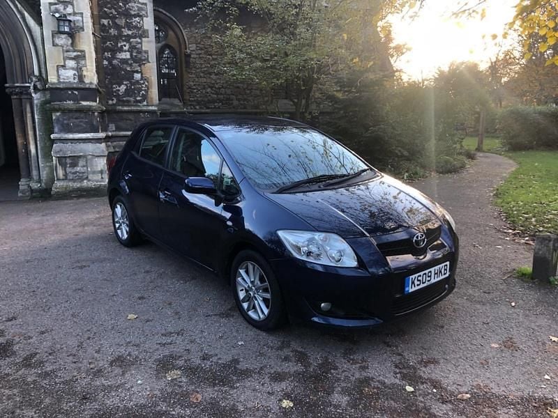 Blue Used 2009 Toyota Auris Hatchback | £4,350 (Fair price) - Image 1/4