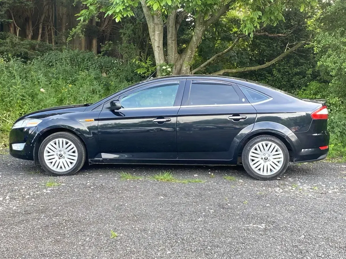 Used Ford Mondeo Ghia 2009 Black Hatchback