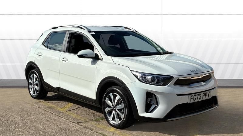 White Used 2022 Kia Stonic 2 SUV | £13,338 (Fair price) - Image 1/3
