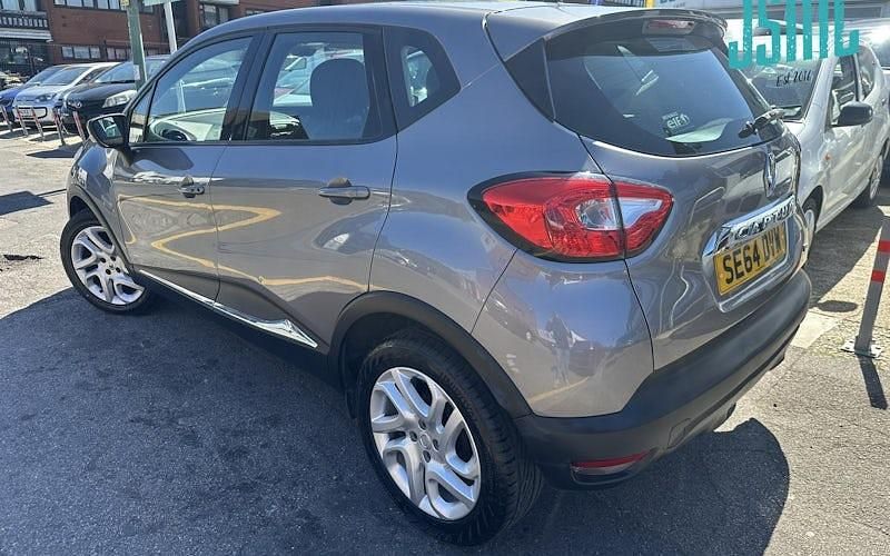 Used Renault Captur Dynamique 90 HP (66 kW) 2015 Grey SUV