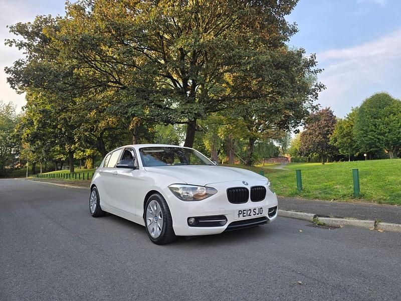 Used BMW 116 Sport Line 2012 White Hatchback