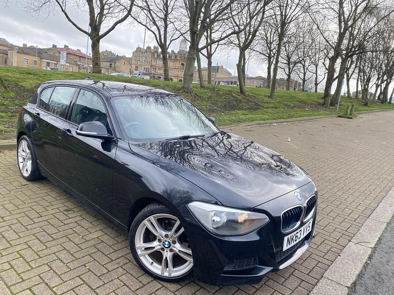 Begagnad BMW 120 M Sport 2013 Svart Halvkombi